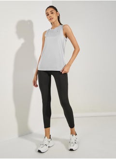 Styli تفاصيل الشعار Racerback Basic Tank  - Image 2