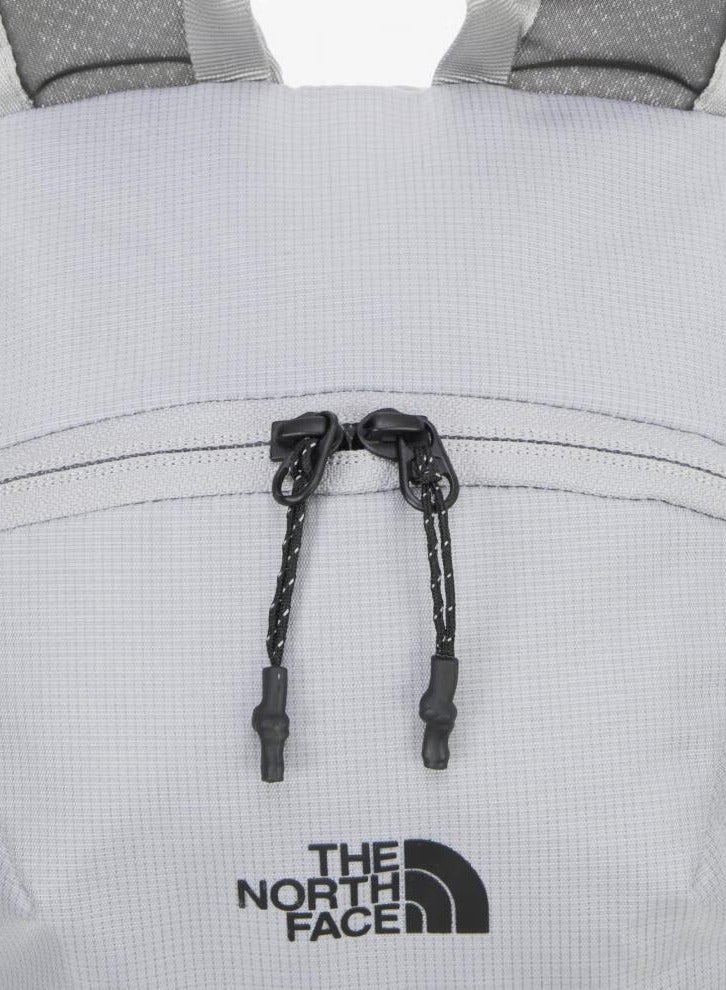 ذا نورث فيس حقيبة ظهر الشمال 12 لتر بتصميم بسيط وفاخر للرحلات البرية من النايلون - Image 4