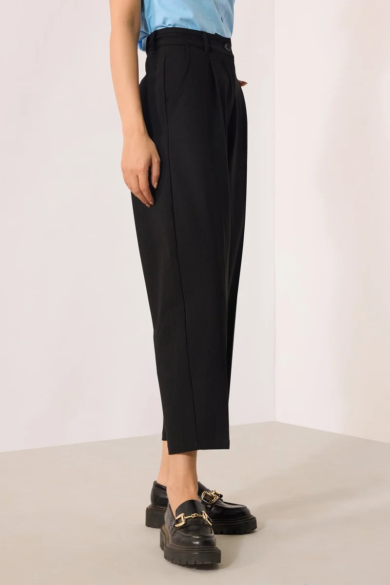 Virgio Virgio Women Rescued Poly Fabric Crop Length Solid Trouser