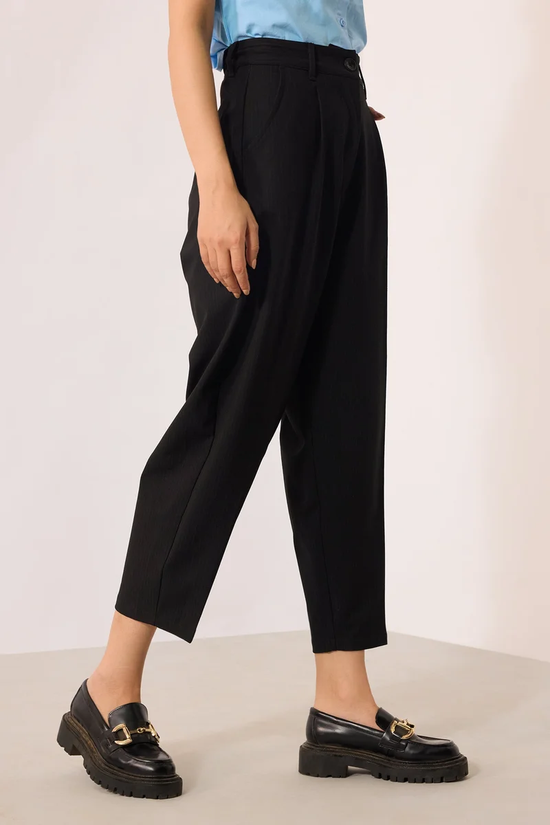 Virgio Virgio Women Rescued Poly Fabric Crop Length Solid Trouser