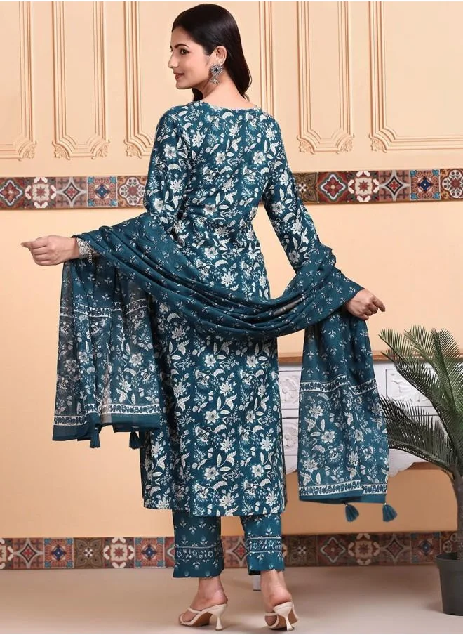 آي شين Three-Fourth Sleeve Women Blue Cotton Kurta Set with Embroidered pattern Tunic and Palazzo features a Round neckline and Three-Fourth Sleeve secured with Elastic closure and styled in Straight Fit ideal for Festive moments — designed to make heads turn.