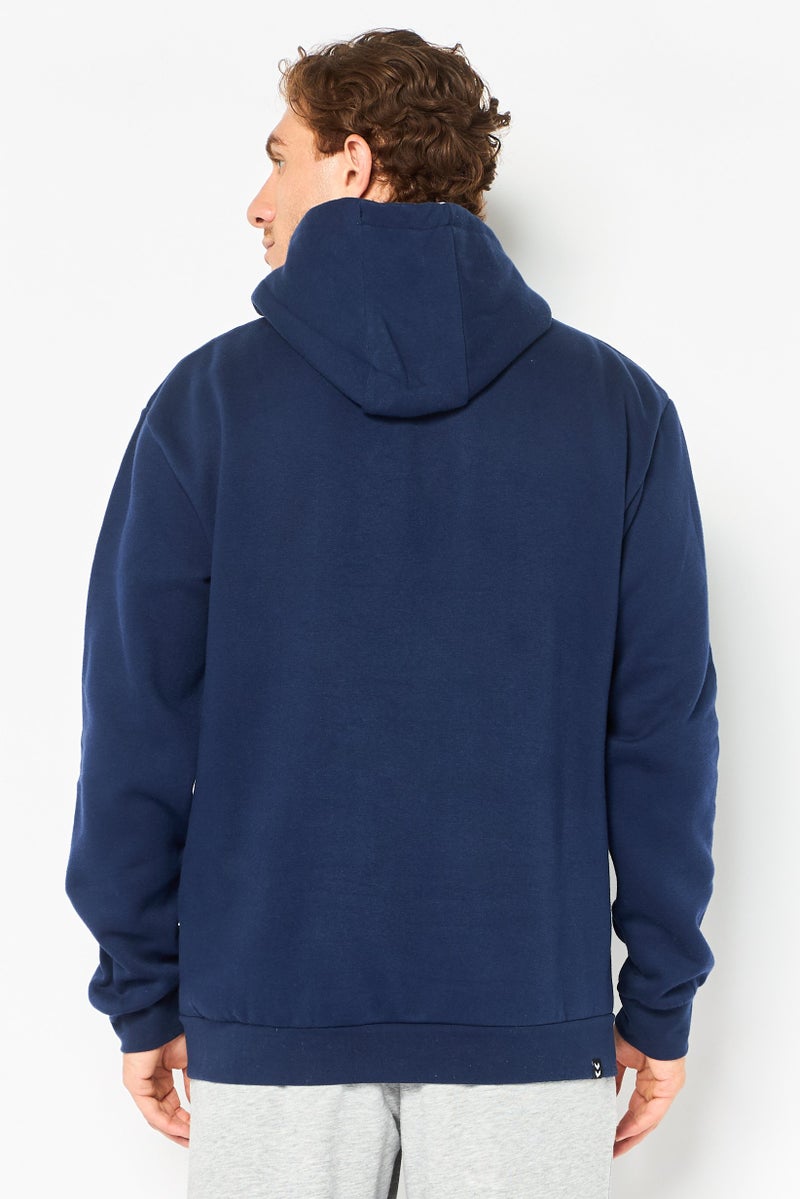 Hummel هودي رياضي للرجال بأكمام طويلة مناسب للخارج، أزرق داكن - Image 4
