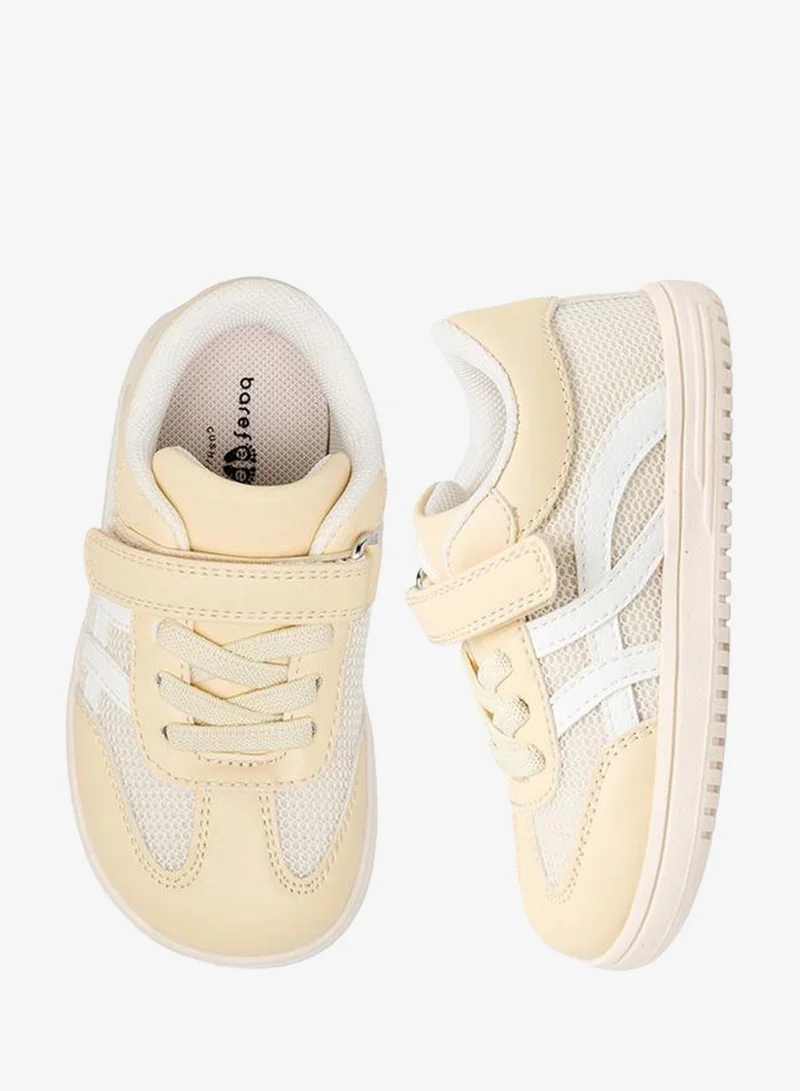 بيرفيت Girls Hook & Loop Ankle Sneakers