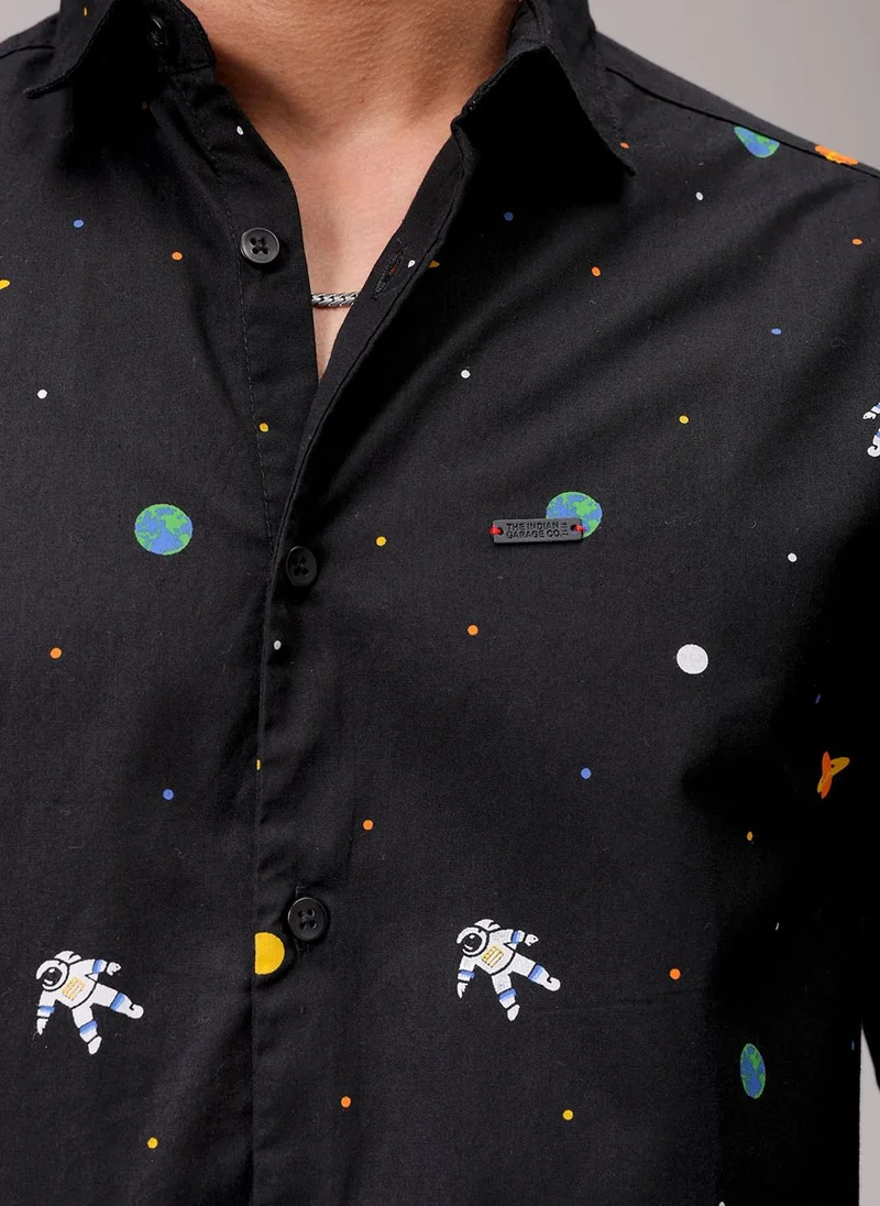 ذا انديان كراج كو Men Slim Fit Graphic Print Full Sleeves Spread Collar Casual Shirt