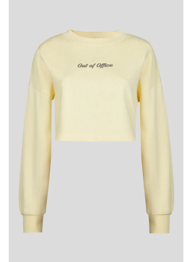 نسيسيرا Out Of Office' Yellow Terry Cropped Sweatshirt