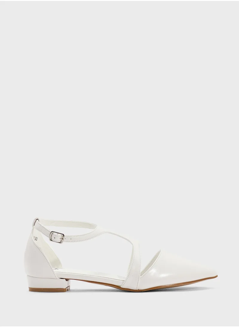 جينجر Pointed Flat With Ankle Strap