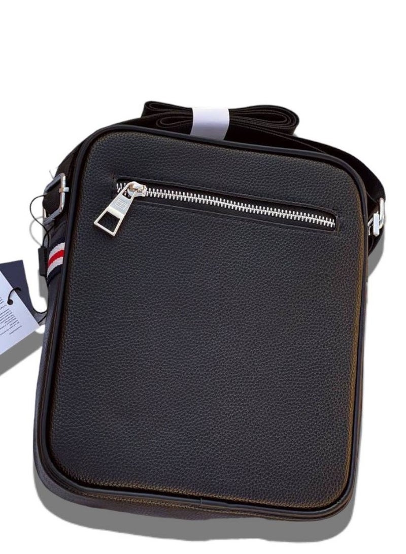 Tommy Hilfiger Plus Crossbody bag from Tommy Hilfiger for men, black  - Image 2