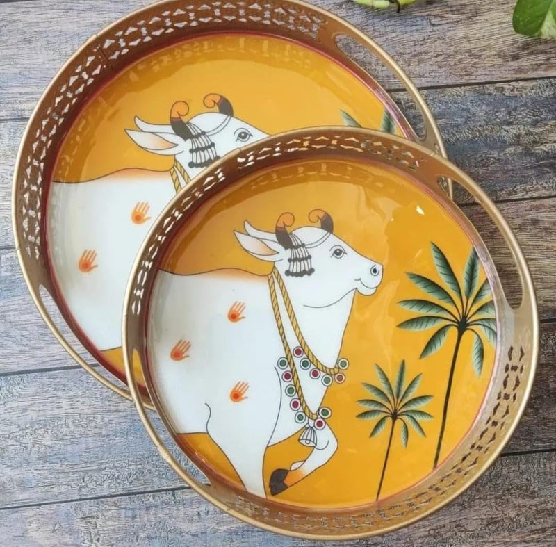 G K EXCLUSIVE™ Round Metal Tray with Pichwai Art of Nandi | Cow Pichwai Tray | Best for Home Decor, Wedding Gift, Diwali Gift and Multiuse | High Glossy Raisen Work (Randaom Color & Design) (8") - Image 4