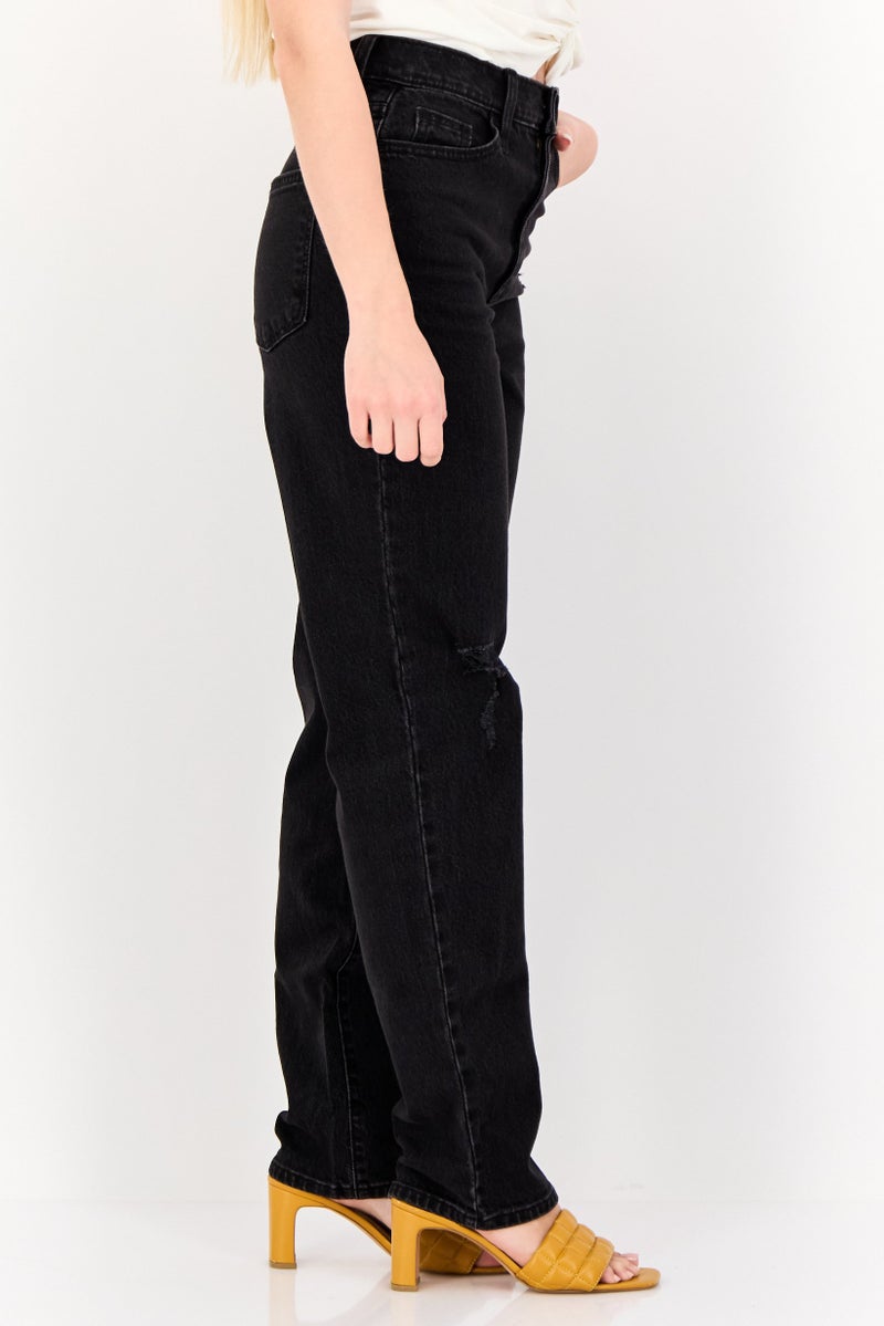 Universal Thread Women Straight Fit Solid Stretchable Denim Jeans, Black - Image 2