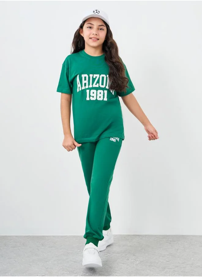 ستايلي Styli Girls Green Text Print Oversized T-Shirt and Joggers Set