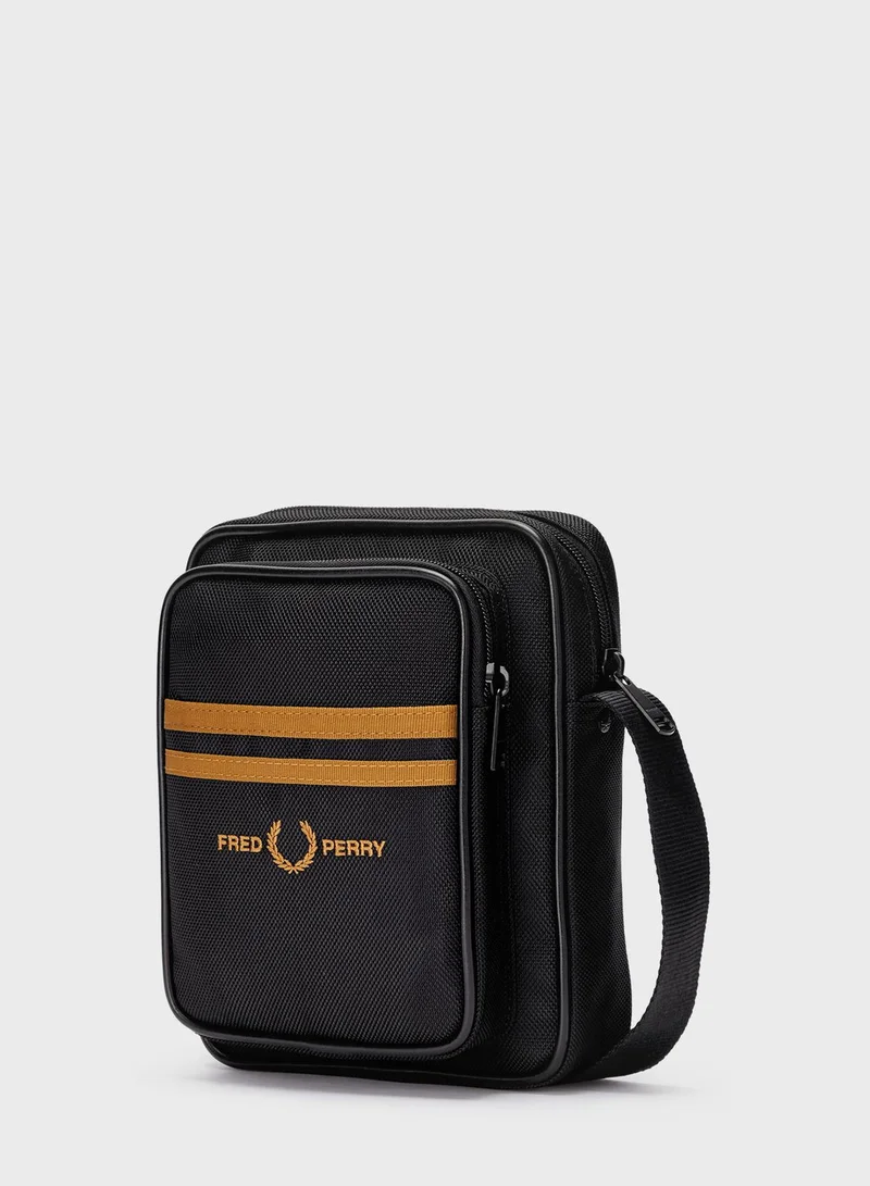 FRED PERRY Twin Tipped Messenger Bag