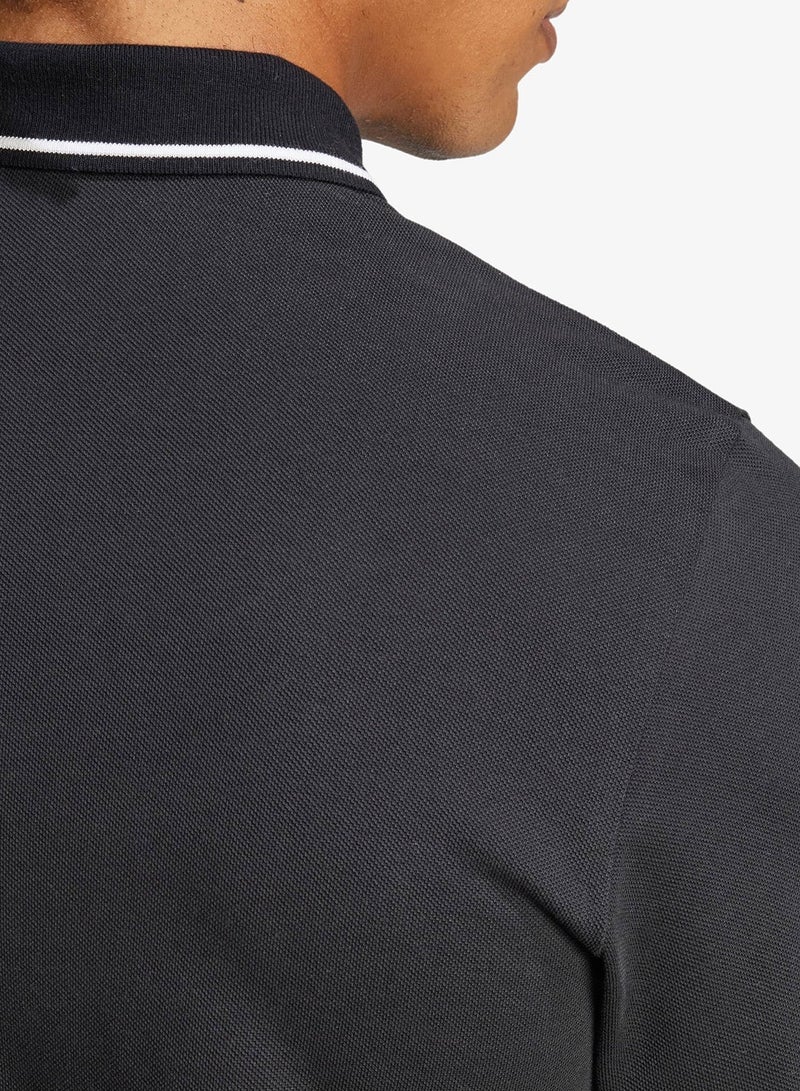 اديداس تيشيرت بياقة بولو مزين بشعار صغير ملفت - Image 4