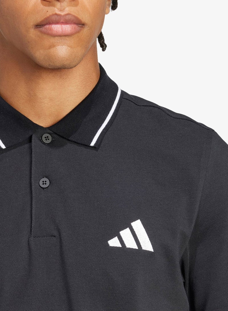 اديداس تيشيرت بياقة بولو مزين بشعار صغير ملفت - Image 3