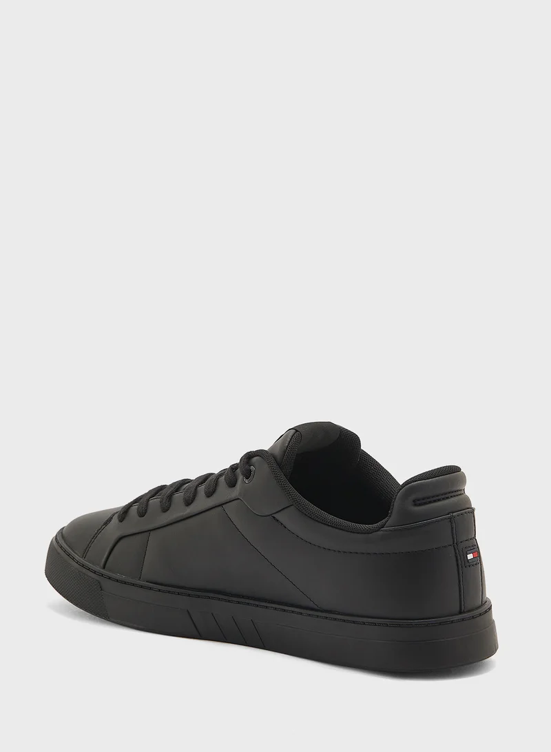 TOMMY HILFIGER Casual Lase Up Low - Top Sneakers