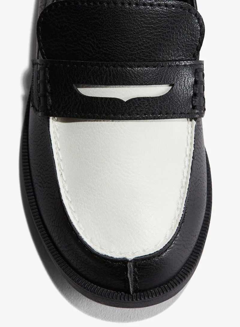 اتش اند ام أحذية لوفر