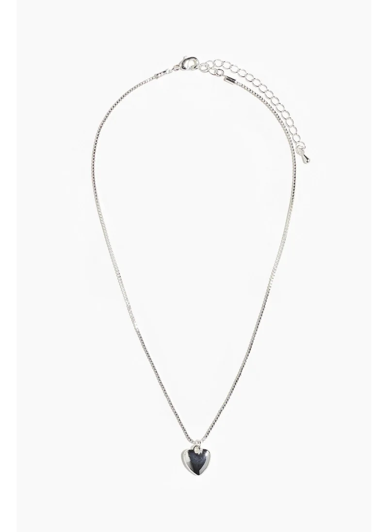 اتش اند ام Heart-pendant necklace