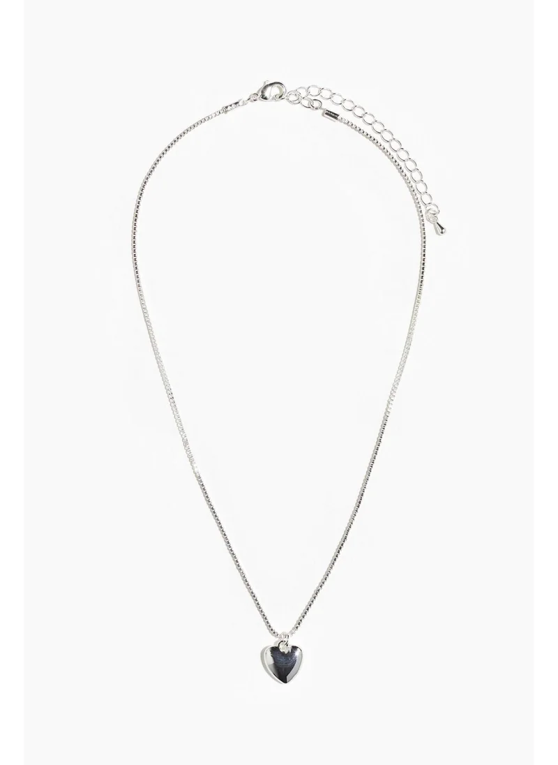 اتش اند ام Heart-pendant necklace
