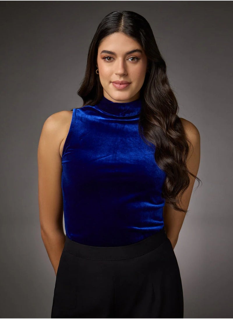 High Neck Sleeveless Velvet Top- Royal Blue - pzsku/ZE11F5792B955024717AFZ/45/_/1739422238/c7080a17-6949-4580-8e24-fed14697cc92