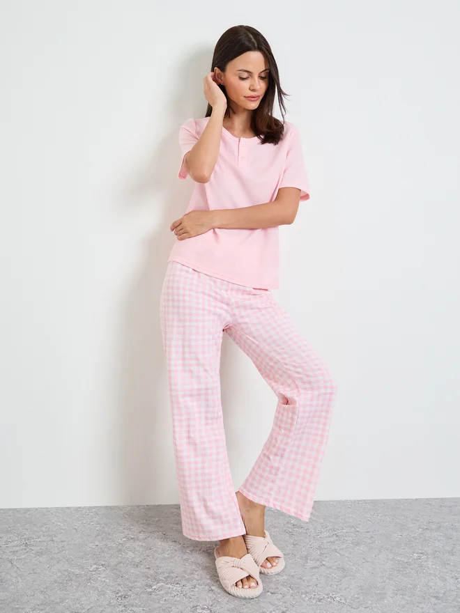 Styli Styli Pink Solid T-Shirt and Checked Pyjama Set