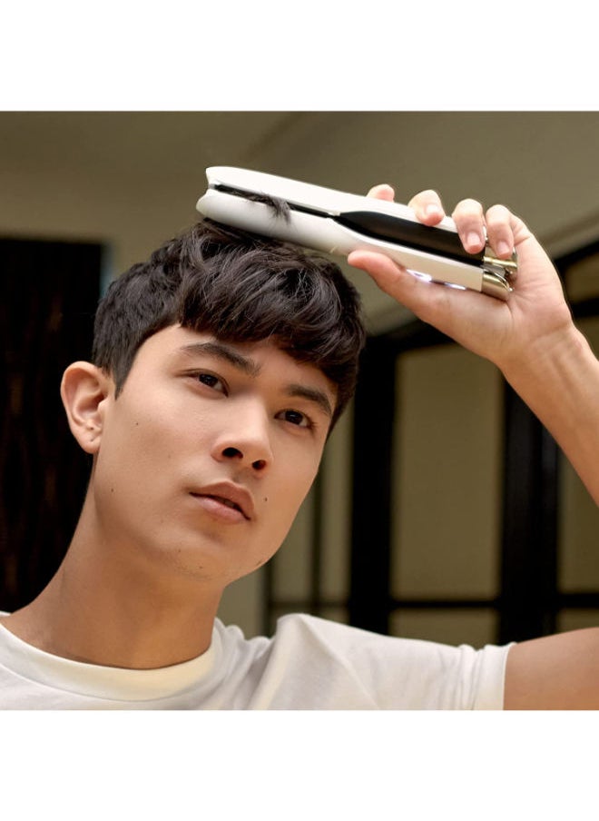 ghd مكواة فرد الشعر المسطحة اللاسلكية Unplugged Styler 1، مكواة تمليس الشعر الاحترافية أثناء السفر مع علبة مقاومة للحرارة، شحن USB-C لمدة 20 دقيقة من الاستخدام، أبيض  - Image 5