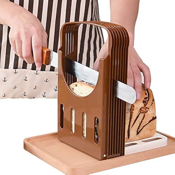 BREAD SLICER CUTTER FOLDABLE AND ADJUSTABLE BREAD TOAST SLICER CUTTING SLICING GUIDE DOUGH CUT FRAME KITCHEN TOOL FOLDABLE COMPACT CUTTING BOARD KITCHEN ACCESSORIES