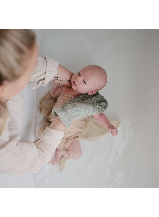 mushie قفاز استحمام عضوي من موشيه 2-عبوة - قفازات فرك جسم ناعمة للأطفال مع كفة مرنة للبشرة الحساسة - قفازات استحمام قطنية ماصة للأطفال والرضع - حجم عالمي | لؤلؤة - Image 4