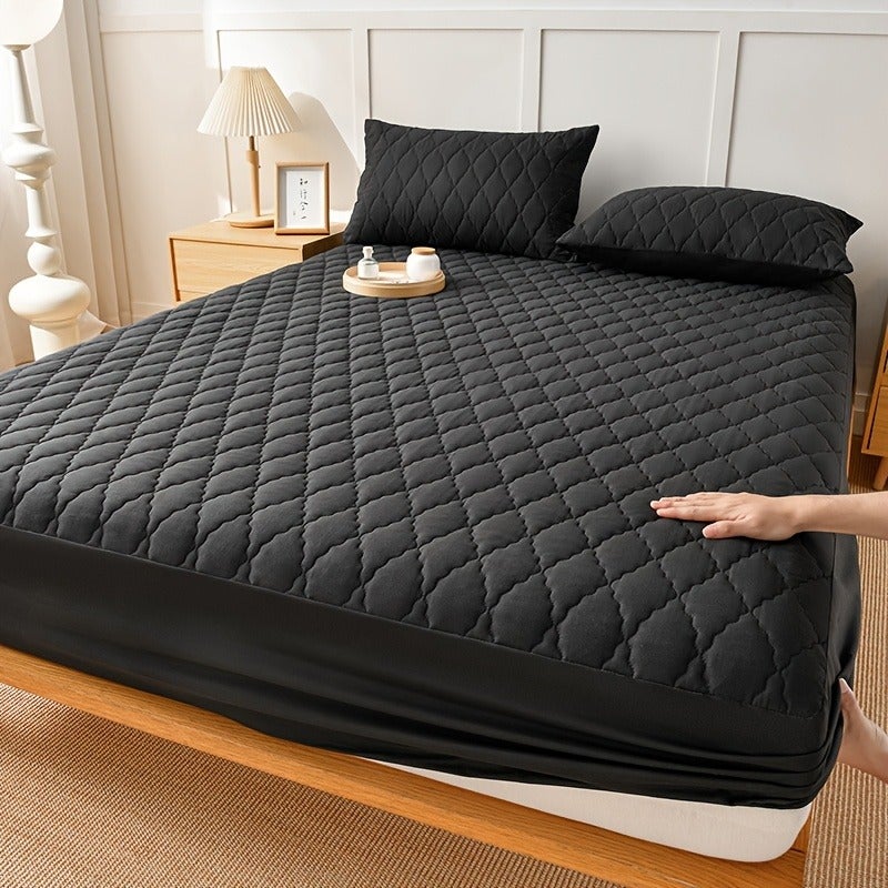 1pc Luxurious Ultra-Soft Comfortable Waterproof Bed Cover with Layered Quilted Sheets, Solid Color Full-Coverage Mattress Protector Suitable for Bedrooms And Hotels, for Single And Double Beds in Dormitories, Skin-Friendly, Breathable - Image 1