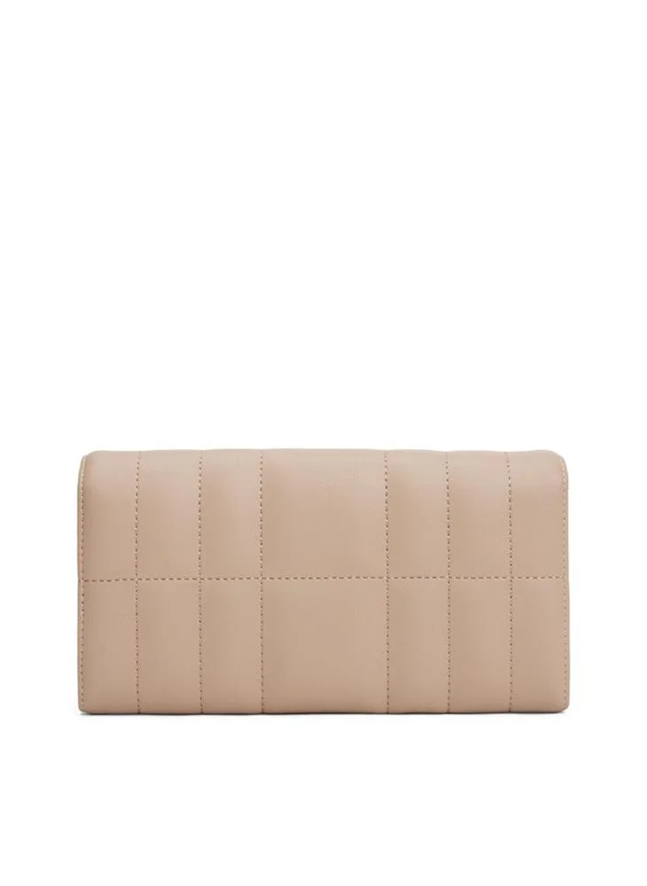 TOMMY HILFIGER Logo Flape Over Feminine Clutches