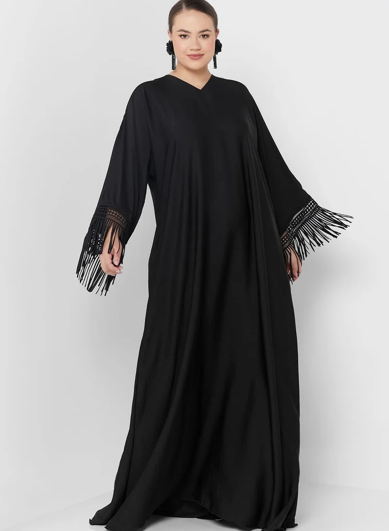 Hayas Closet Curve Tiered Fringe Hem Abaya