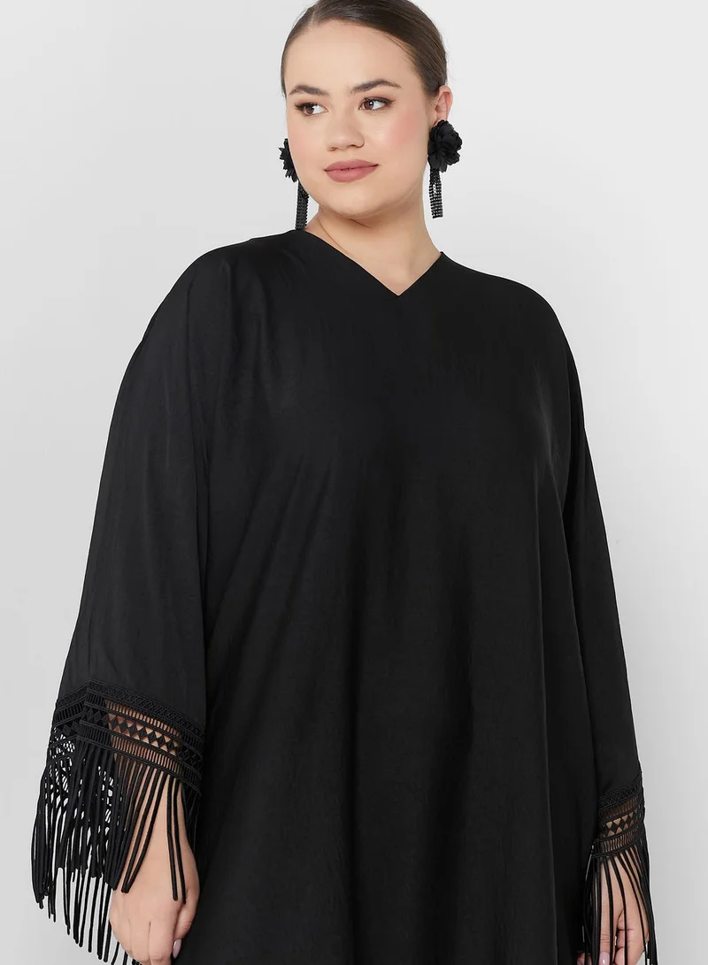 Hayas Closet Curve Tiered Fringe Hem Abaya