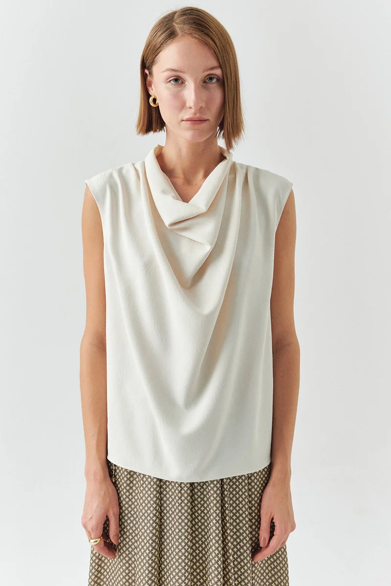 EXQUISE Sleeveless Jacquard Regular Cream Blouse with V-Neck