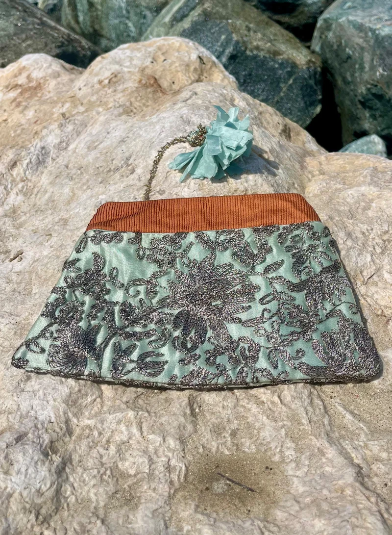 تحفة لوكس Tohfa Luxe  Naima Taaruf Handmade Clutch