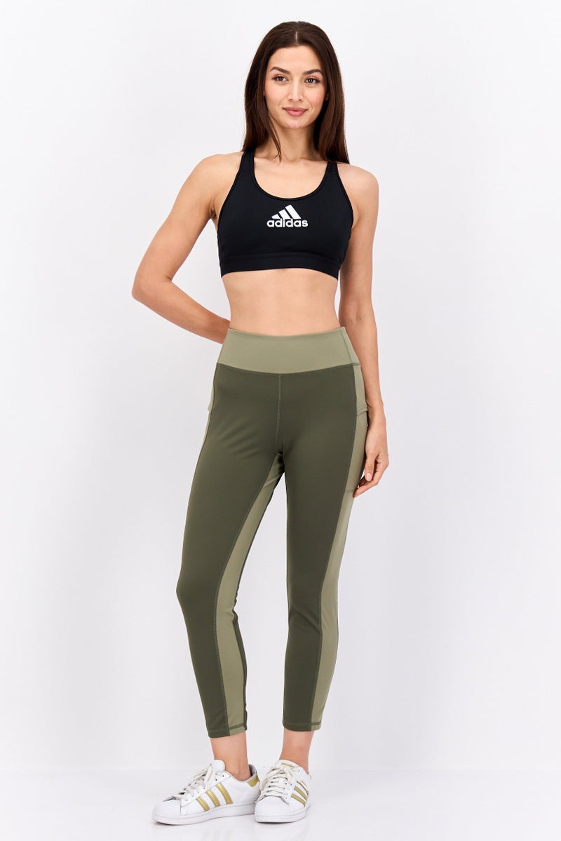 Adidas حمالة صدر رياضية غير مبطنة بشعار العلامة التجارية للنساء، سوداء - Image 3