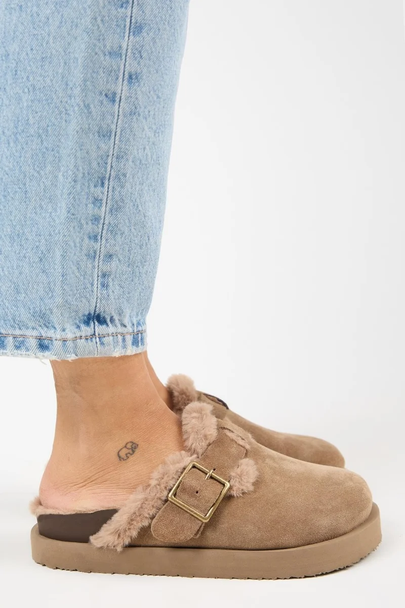 Manijero Manijero (Zeta 2 Fur-Lined Platform) Women's Genuine Leather Clogs with Belt and Buckle, Mink Color