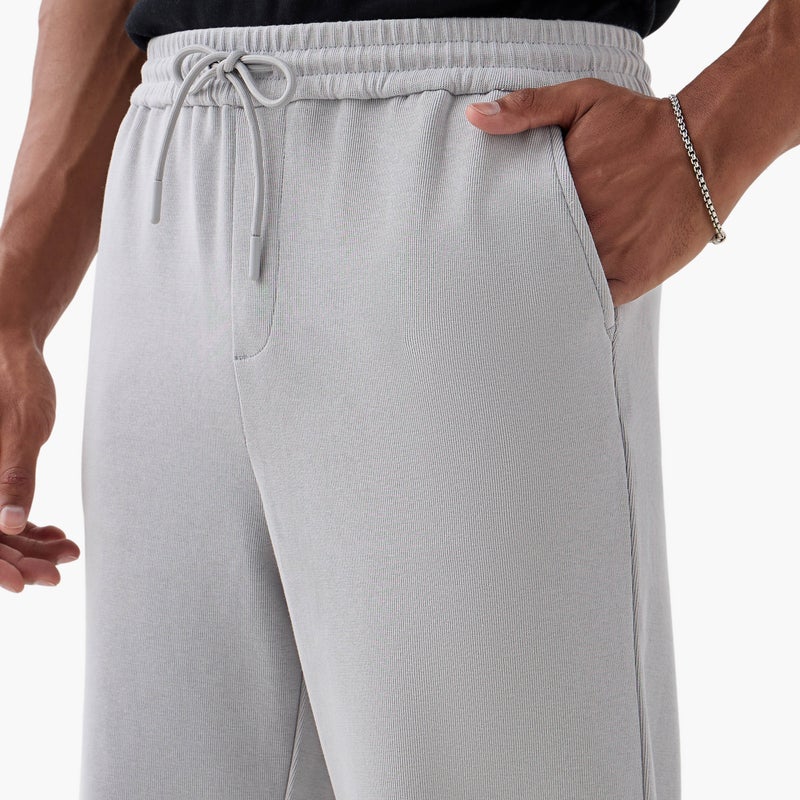 ايكونيك بنطلون كلاسيكي بقصة عادية مع رباط للإغلاق وجيوب - Image 4