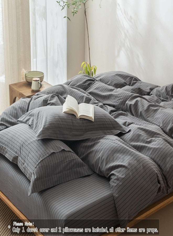 غطاء لحاف BDEAR مخطط، مقاس كوين 90×90 بوصة، مصنوع من القطن المغسول 100%، مزود بسحاب إغلاق و2 غطاء وسادة، لون الخطوط: رمادي داكن - أسود - Image 4