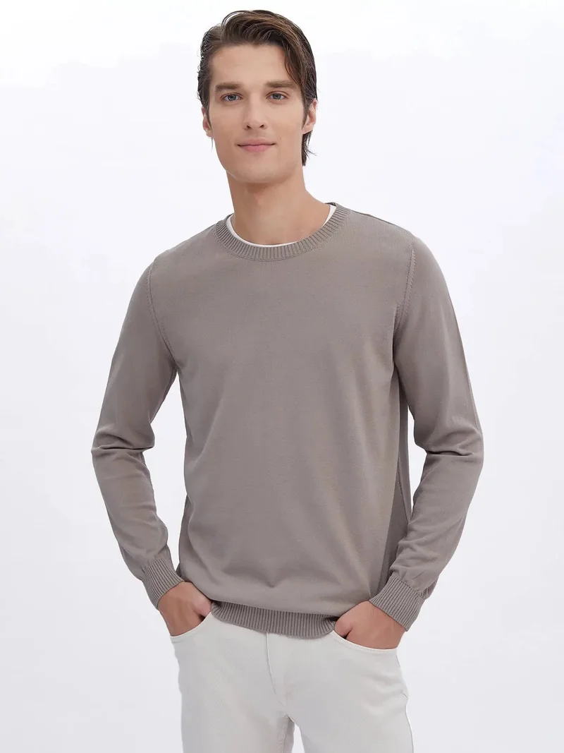 كيب سويت شيرت من الصوف المحبوك بلون المنك الفاتح