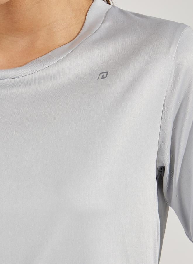 ستايلي اكتيف توب أساسي بأكمام طويلة وتفاصيل شعار - Image 4