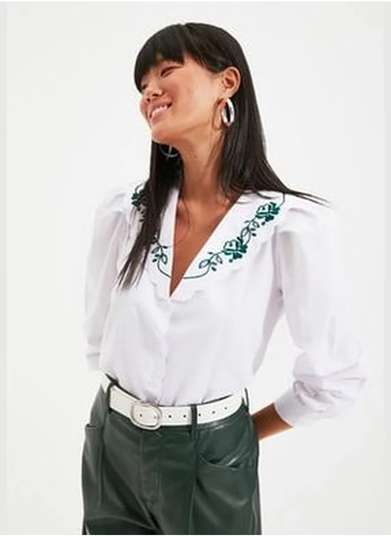 trendyol White Woven Collar Blouse with Embroidery Detail TWOAW22BZ0100