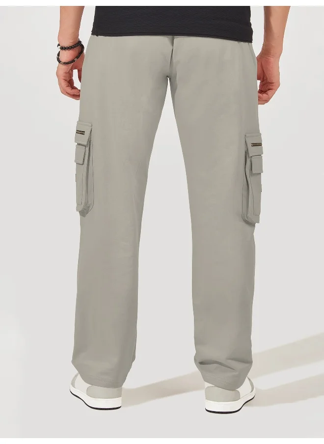 مانياك Maniac Men Solid Light Grey Oversized Cotton Cargo Pant