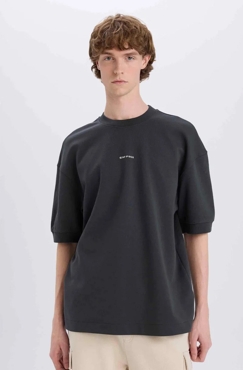ديفاكتو Loose Fit Crew Neck Printed Short Sleeve T-Shirt