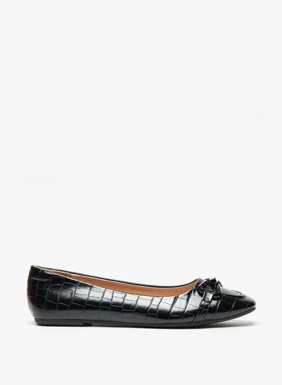 سيليست Women's Solid Pointed Toe Ballerina Shoes with Accent Detail