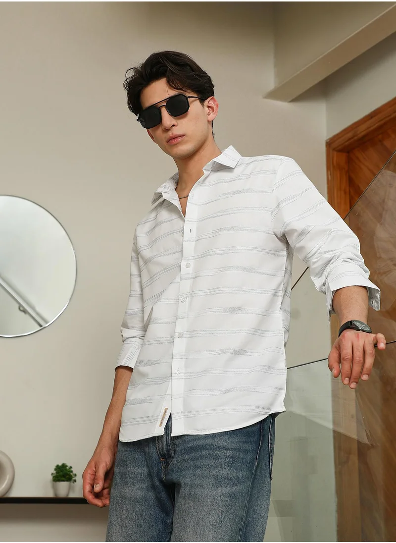 كامبوس سوترا Men's White Textured Stripe Slim Fit Shirt
