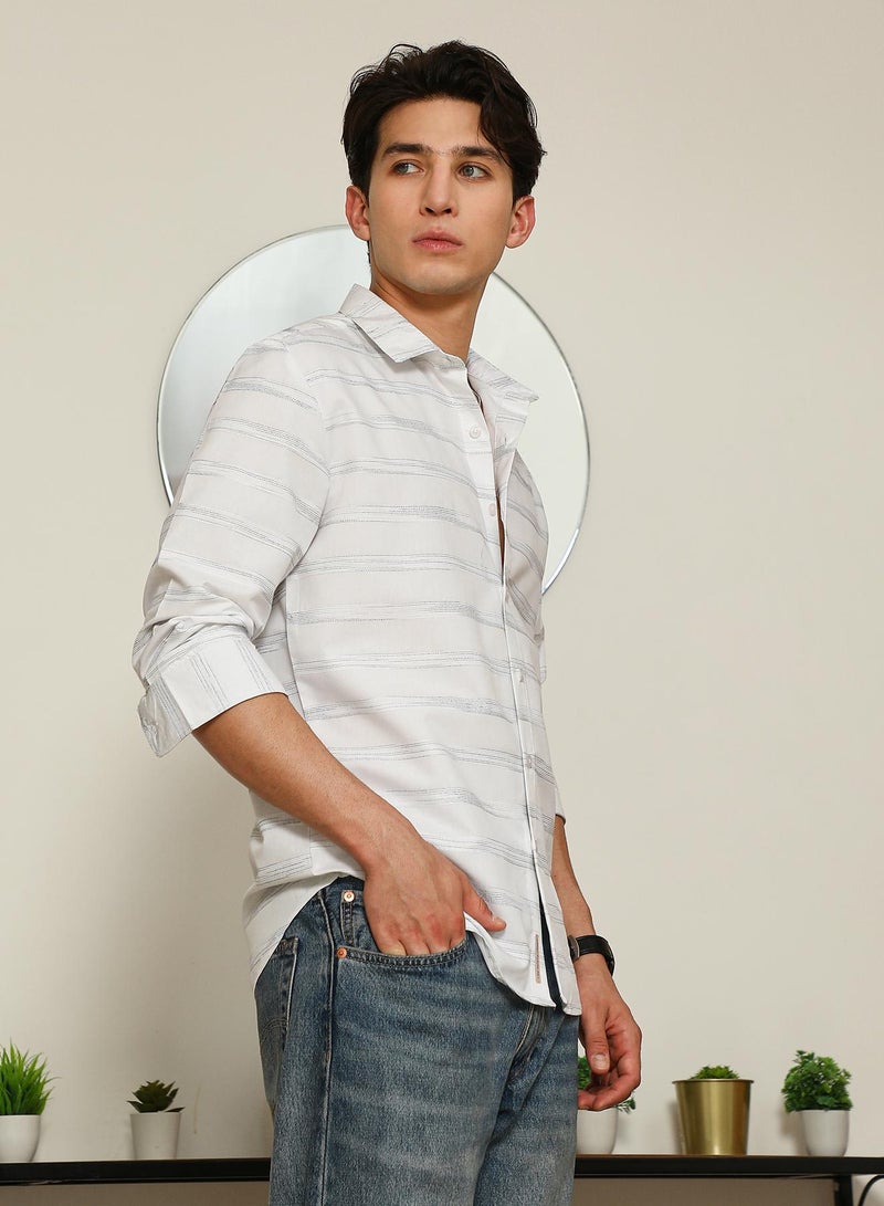 Campus Sutra Men's White Textured Stripe Slim Fit Shirt  - Image 3
