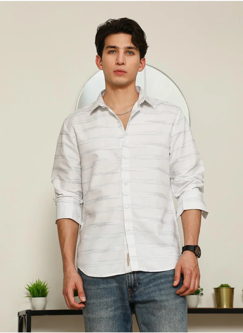 كامبوس سوترا Men's White Textured Stripe Slim Fit Shirt