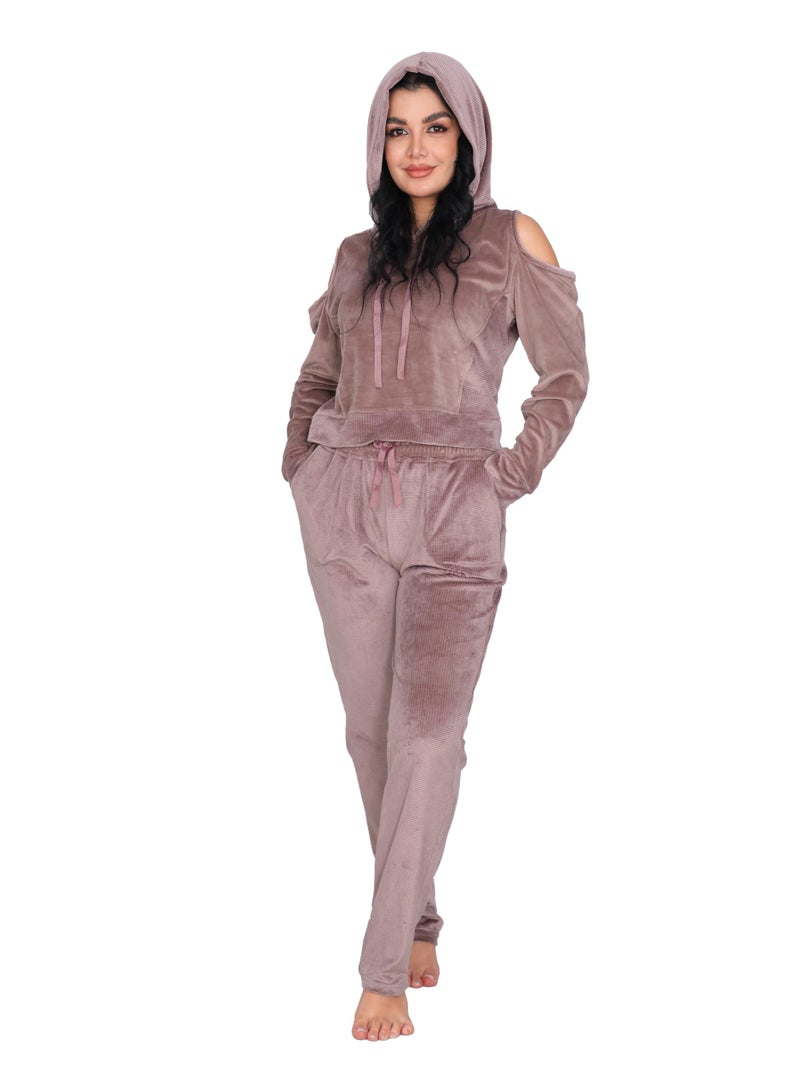 Dadoush A distinctive winter pajama made from ribbed velvet fabric by Daddoush, a high-quality velvet winter pajama for women. - Image 4