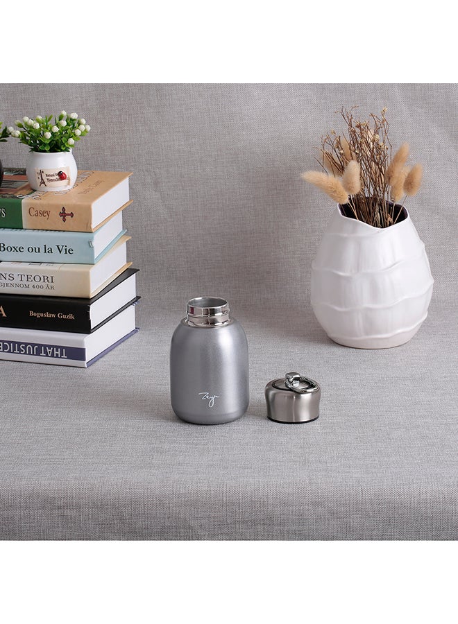 Vacuum Insulated Water Bottle Silver - Image 5