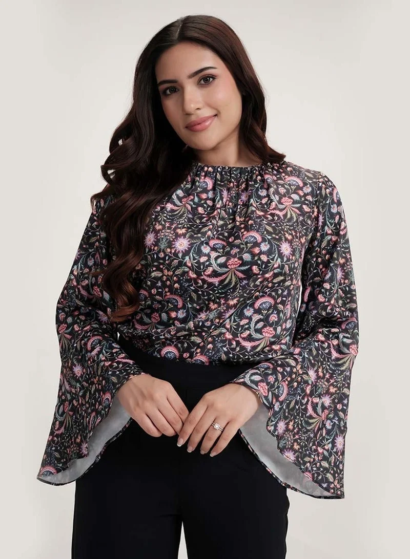 Zigzag Sleeve Flared Printed Black Top