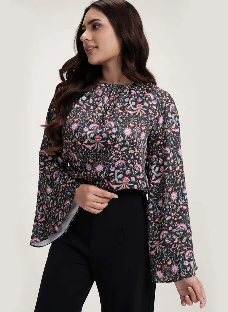 Zigzag Sleeve Flared Printed Black Top