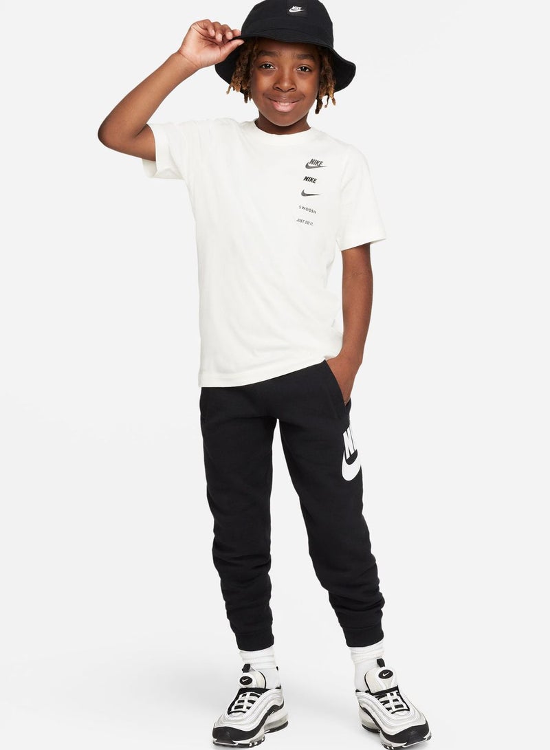 Nike Essential Graphic T-Shirt - Image 4